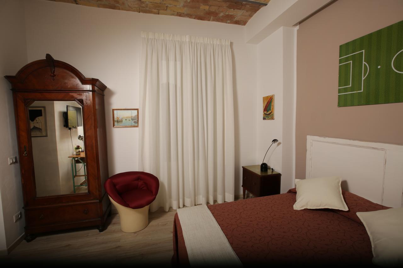 B&B Laurus Colosseo Rome Luaran gambar